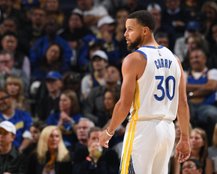 Ο σπουδαίος Κάρι οδήγησε τους Γουόριορς στη νίκη κόντρα στους Νάγκετς