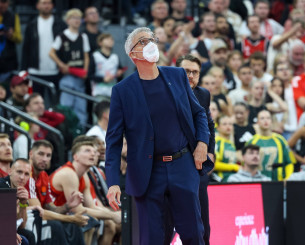 Ο λόγος που ο Γκόρντον Χέρμπερτ της Μπάγερν φορούσε μάσκα στο ματς με τη Ζαλγκίρις