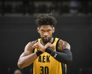 Ο Κρις Σίλβα γίνεται παράγοντας στο παιχνίδι της ΑΕΚ και «λύνει» τα χέρια του Σάκοτα
