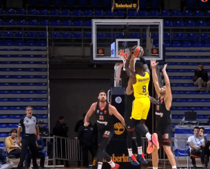 Το buzzer beater του Γουόκερ για το +8 της Μακάμπι απέναντι στον Ολυμπιακό στο ημίχρονο (video)