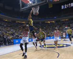 Αιφνιδιασμός για τη Φενέρ και τρομερό κάρφωμα από τον Χόρτον-Τάκερ (video)