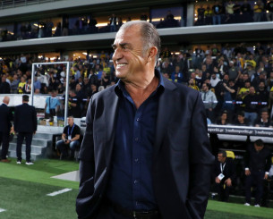 Τερίμ: «Ζωντανός θρύλος ο Μόντριτς, μπορεί να βγει από τη δύσκολη στιγμή η Φιορεντίνα»