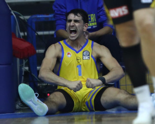 Ο Αλβαρο Καρντένας περιμένει το τηλεφώνημα του Τσους Ματέο