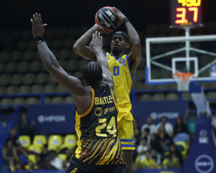 Ο Νίκολς «πέταξε» και το Περιστέρι και υποχρέωσε την ΑΕΚ στην πρώτη της ήττα