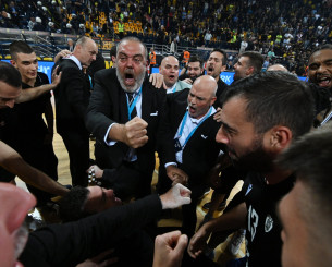 Οι παίκτες του ΠΑΟΚ πανηγύρισαν με τον Γιαννάκη τη νίκη στο Παλέ - Το video του Athletiko