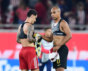 «Αντιπαλότητα μέσα στο γήπεδο, φιλία και σεβασμός έξω από αυτό» - Το συγκινητικό story του Τσικίνιο για τον Ζοάο Μάριο