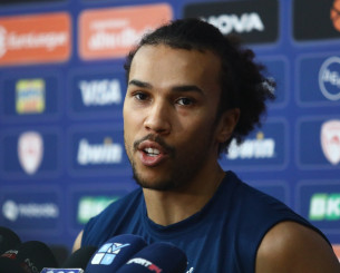 Γουόρντ για Χάποελ: «Το πιο σημαντικό είναι η σκληράδα στην άμυνα»