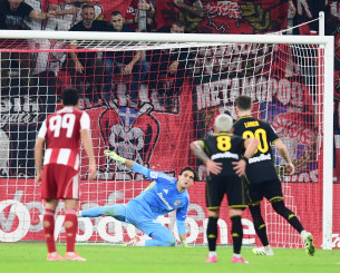 Πέναλτι και αποβολή του Μάνσα, ο Μορόν μείωσε σε 2-1 (video)