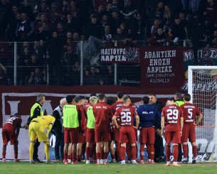 Αποδοκιμασίες στο AEL FC Arena και συζήτηση με τους οργανωμένους - Προβληματισμένος ο Μαλεζάς