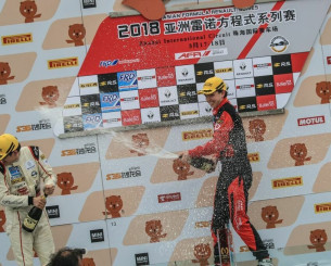 Ετοιμαζόταν για καριέρα στη Formula 1 μέχρι που σκότωσε τον πατέρα του με μαχαίρι