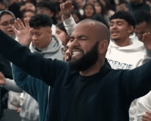 Η νέα ζωή του Ντάνι Άλβες - Από αστέρας στα γήπεδα σε ιεροκήρυκας σε εκκλησία της Χιρόνα (video)