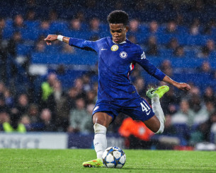 Ο Εστεβάο «μιμείται» τον Εμπαπέ και τον Χάαλαντ στο Champions League