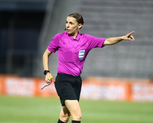 Ντε Τσέρμπι: «Η Φραπάρ είναι η καλύτερη διαιτητής της Ligue 1»