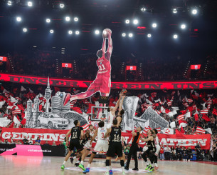 Έκαναν... καμίνι το SAP Garden οι φίλοι της Μπάγερν Μονάχου κόντρα στον Ολυμπιακό (video)