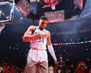 Η ιστορική all-around εμφάνιση του Γιάννη κόντρα στους Νετς: Μπήκε στην ίδια λίστα με ΛεΜπρόν, Κόμπι και Τζόρνταν