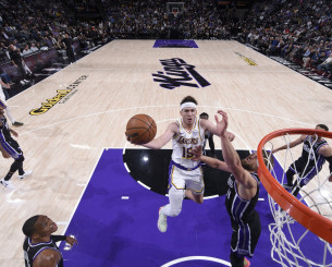 Ο Ριβς ντύθηκε Ντόντσιτς και οι Λέικερς πήραν τη νίκη στο Σακραμέντο, οι Χιτ τελείωσαν το σερί των Νικς