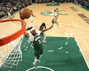 Έλειπε ο Γιάννης, «χόρευε» ο Ρόλινς και οι Μπακς... καθάρισαν τους Γουόριορς