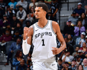 Οι Σπερς με τον Γουεμπανιαμά σε MVP mode έκαναν την καλύτερη εκκίνηση της ιστορίας τους