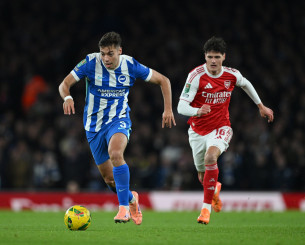 Ο Κωστούλας έκοψε, ο Τζίμας δημιούργησε και η Μπράιτον παραλίγο να ανοίξει το σκορ στο Emirates (videos)