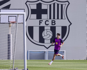 Παίζει στην Μπαρτσελόνα, αλλά μένει ακόμα στο ίδιο σπίτι με την αδελφή του - Ο λόγος της συγκατοίκησης