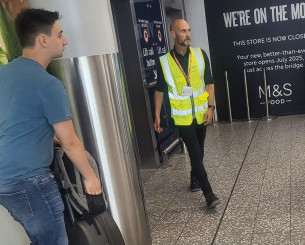 Απίστευτο κι όμως αληθινό: Ομάδα της Αγγλίας θέλει να προσλάβει για προπονητή έναν υπάλληλο αεροδρομίου