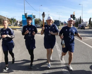 Κυκλοφοριακές ρυθμίσεις το Σάββατο για τη λαμπαδηδρομία του 42ου Μαραθωνίου - Ποιοι δρόμοι κλείνουν