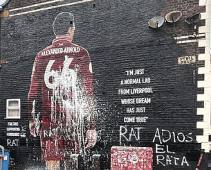 Βανδάλισαν το γκράφιτι του Αλεξάντερ-Άρνολντ στο Λίβερπουλ την ημέρα της επιστροφής του
