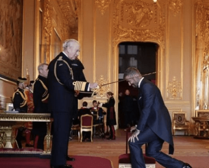 Ξεσάλωσε σε παμπ ο «ιππότης» Μπέκαμ