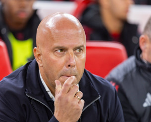 «Τελευταία προειδοποίηση» - Στο… κόκκινο ο Σλοτ στη Λίβερπουλ, τι του ζήτησε η διοίκηση για να αποφύγει την απόλυση