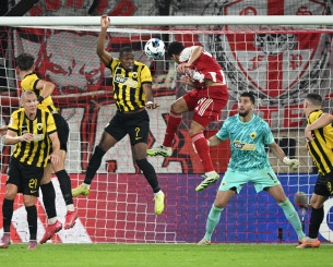 Ο Ταρέμι ανενόχλητος με κεφαλιά το 2-0 για τον Ολυμπιακό (video)