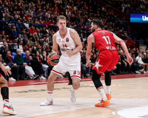 Γιατί πήρε το τελευταίο σουτ ο Βεζένκοφ στο Μιλάνο και όχι οι «καυτοί» Πίτερς-Ντόρσεϊ