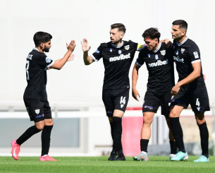 «Πρωταθλήτρια Χειμώνα» η Καλαμάτα, νίκησε δύσκολα την Ελλάς Σύρου