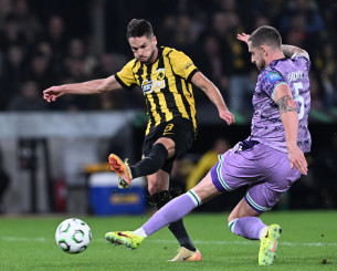 Η ΑΕΚ το... έσωσε, αλλά χτυπά το κεφάλι της στον τοίχο!