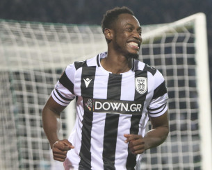 Μπάμπα: «Απολαμβάνω να παίζω με αυτούς τους... τύπους στο γήπεδο»