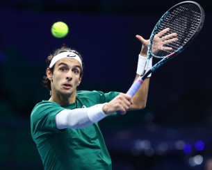 ATP Finals: Τρομερή νίκη για τον Μουζέτι απέναντι στον Ντε Μινόρ, παρά την εξάντληση