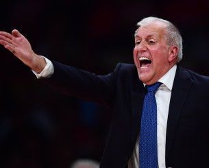 Ασύλληπτο: 10 χιλιάδες άνθρωποι παρακολουθούσαν την πτήση του Ομπράντοβιτς από την Αθήνα στο Βελιγράδι!