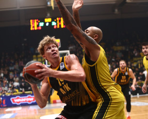 Τα highlights της νίκης της ΑΕΚ επί του Αμαρουσίου και το ασύλλυπτο κάρφωμα του Τουλιάτου