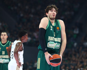 Οι πρώτες εκτιμήσεις: Διάστρεμμα στον αστράγαλο ο Οσμάν - Θα υποβληθεί σε αναλυτικές εξετάσεις