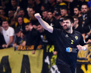 Η ΑΕΚ πήρε το ντέρμπι με τον Ολυμπιακό κι είναι μόνη της στην κορυφή (videos)