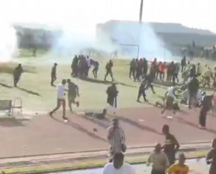 Πρωτοφανή επεισόδια σε ντέρμπι στο Κονγκό - Δακρυγόνα και πυροβολισμοί από την αστυνομία (video)