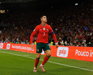 Γκάφα της FIFA: Άφησε εκτός αφίσας του Μουντιάλ τον Κριστιάνο Ρονάλντο - Έσβησε τη φωτογραφία μετά τον σάλο