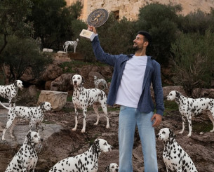 Ο Τζόκοβιτς γιόρτασε τους 101 τίτλους με... σκυλιά Δαλματίας στην Ακρόπολη (photos)