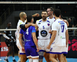 Ο Φοίνικας Σύρου επέστρεψε στην Ευρώπη μετά από τρία χρόνια και πήρε τη νίκη στην πρεμιέρα του