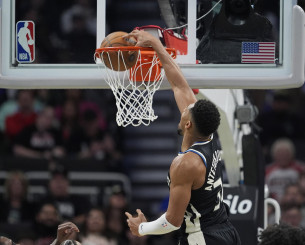 «Ο Ντόντσιτς ζήτησε από τους Λέικερς τον Αντετοκούνμπο»: Οι φήμες... οργιάζουν για το μέλλον του Γιάννη