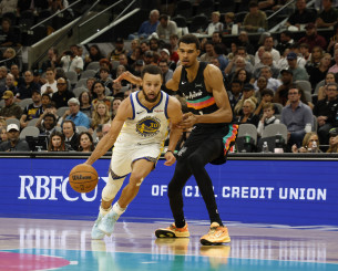 Συνεχίζουν οι τρομεροί Πίστονς, ο Κάρι νίκησε τον Γουεμπανιαμά