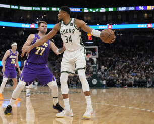 Ο Γιάννης έκανε double double, αλλά ο εκπληκτικός Ντόντσιτς οδήγησε τους Λέικερς στη νίκη