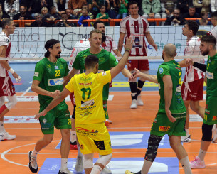 Επική ανατροπή της Καλαμάτας με 3-2 σετ κόντρα στον Ολυμπιακό (videos)