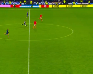 Ασύλληπτο γκολ της Σκωτίας στο 98ο λεπτό πίσω από τη σέντρα (video)