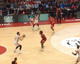 Ο Πίτερς «πάγωσε» την άμυνα της Μιλάνο με τρίποντο από τον... Πειραιά (video)