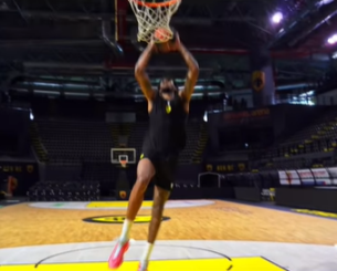 Στα κιτρινόμαυρα της ΑΕΚ ο Μπράουν - Έπιασε δουλειά στη Sunel Arena (video)